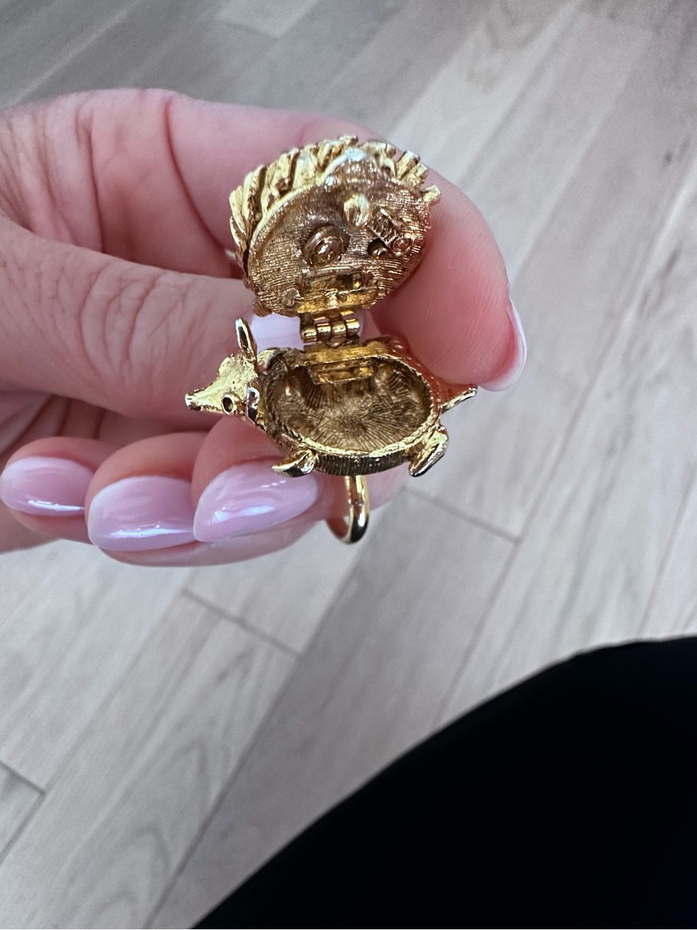 Vintage gold locket ring